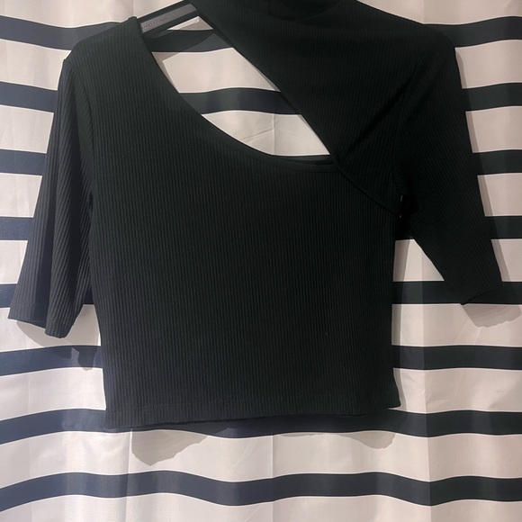 Oak + Fort cropped mock neck cutout top - Picture 3 of 5